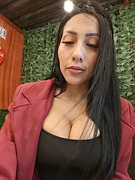 Snapshot of Isabellitasexi38 chatting on 07.22.26 Isabellitasexi38 online show from 07.22.26