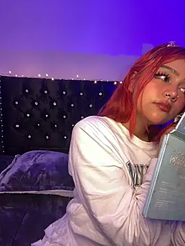 Snapshot of kath_kitty chatting on 03.04.25 kath kitty online show from 03.04.25