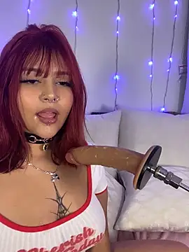 Snapshot of kath_kitty chatting on 10.08.25 kath kitty online show from 10.08.25