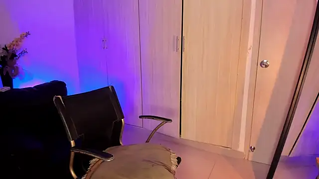 rachaeldeckard   online show from 11.20.25