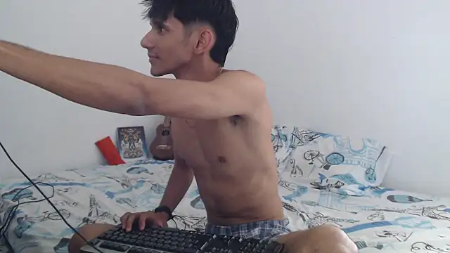 Snapshot of Johan_Mancini_R chatting on 12.30.24 Johan Mancini R online show from 12.30.24