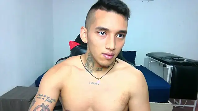 Snapshot of David_Adams2003 chatting on 01.06.25 David Adams2003 online show from 01.06.25