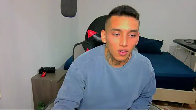 Snapshot of David_Adams2003 chatting on 01.14.25 David Adams2003 online show from 01.14.25