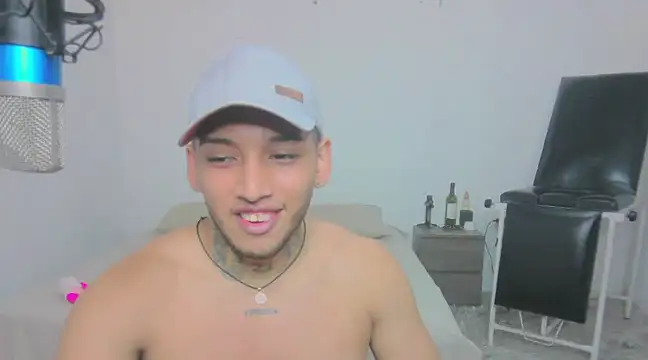 Snapshot of David_Adams2003 chatting on 03.06.25 David Adams2003 online show from 03.06.25