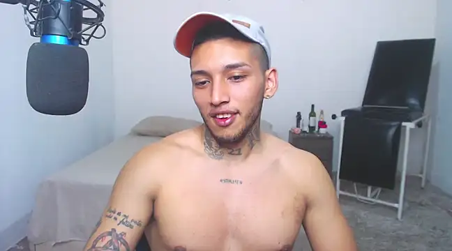 Snapshot of David_Adams2003 chatting on 03.07.25 David Adams2003 online show from 03.07.25