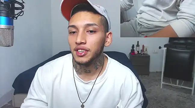 Snapshot of David_Adams2003 chatting on 03.18.25 David Adams2003 online show from 03.18.25