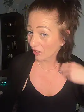 AlessasRoom online show from 11.16.25