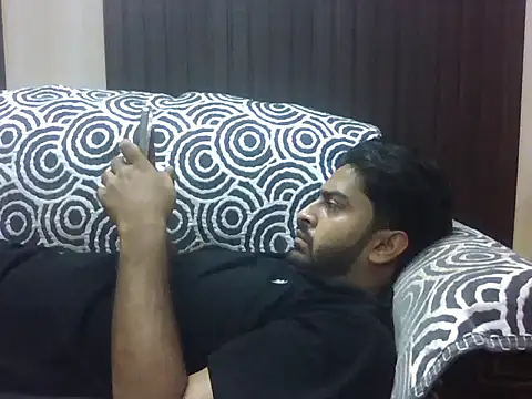 indihotguy online show from 10.04.25