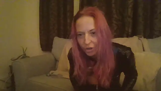 Snapshot of DDnaughty chatting on 09.17.25 DDnaughty online show from 09.17.25