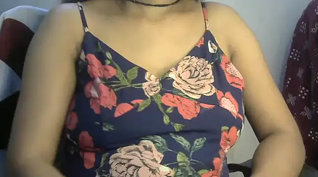 Snapshot of Naughty_Nayra chatting on 02.10.25 Naughty Nayra online show from 02.10.25