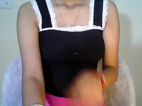 Snapshot of Naughty_Nayra chatting on 09.26.25 Naughty Nayra online show from 09.26.25