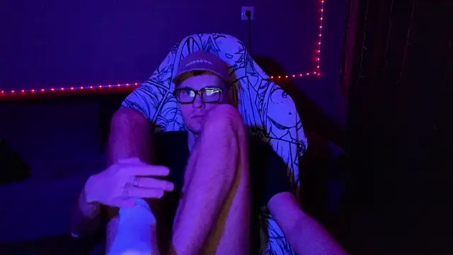 Leonnextdoor online show from 01.12.25