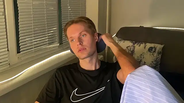 Leonnextdoor online show from 01.15.26