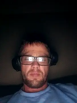 Snapshot of Tykessler34 chatting on 10.20.25 Tykessler34 online show from 10.20.25