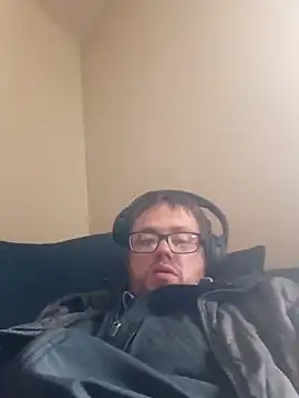 Snapshot of Tykessler34 chatting on 10.31.25 Tykessler34 online show from 10.31.25