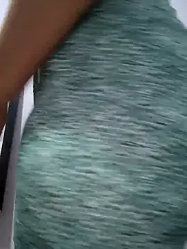 Snapshot of Lilisex chatting on 10.27.25 Lilisex online show from 10.27.25