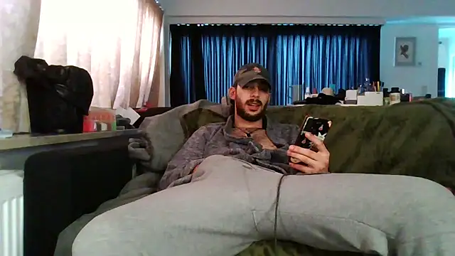 Snapshot of Levi_Latino chatting on 10.11.25 Levi Latino online show from 10.11.25