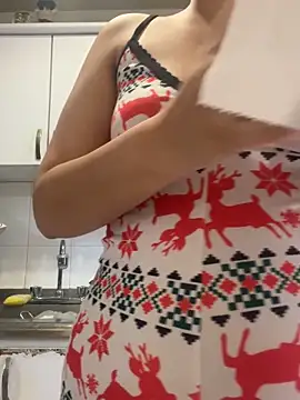 Snapshot of amelia_cherry chatting on 10.22.25 amelia cherry online show from 10.22.25