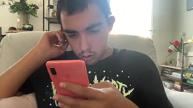 Snapshot of mauri200 chatting on 09.29.25 mauri200 online show from 09.29.25