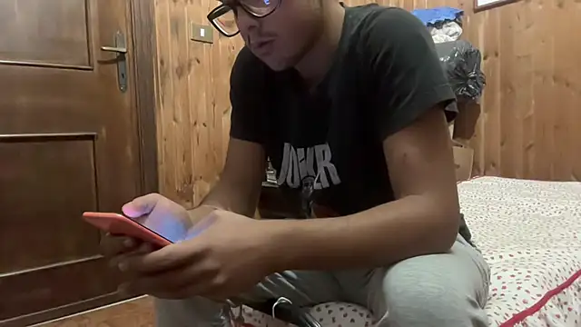 Snapshot of mauri200 chatting on 10.01.25 mauri200 online show from 10.01.25