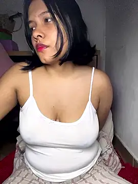 Snapshot of Ninabrunette18 chatting on 01.19.26 Ninabrunette18 online show from 01.19.26