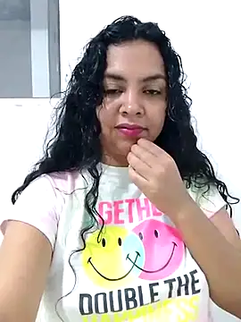 Snapshot of Brendabluee chatting on 03.19.25 Brendabluee online show from 03.19.25