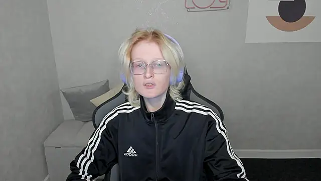 ElizabethHarpper online show from 09.11.25