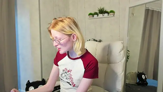 ElizabethHarpper online show from 10.31.25