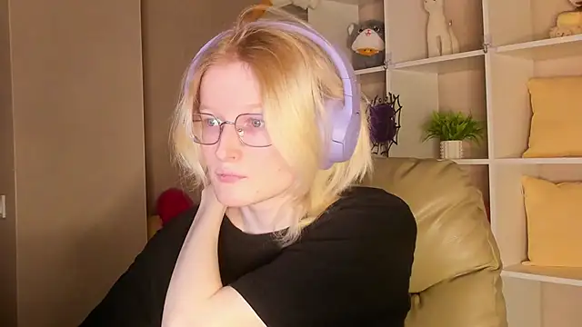 ElizabethHarpper online show from 11.03.25