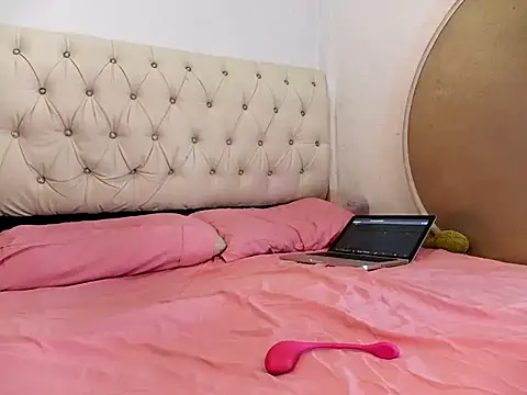 Snapshot of Rocket1978 chatting on 10.16.25 Rocket1978 online show from 10.16.25