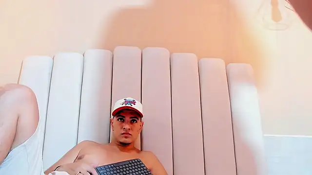 DAVID VICTORIAA online show from 01.27.25