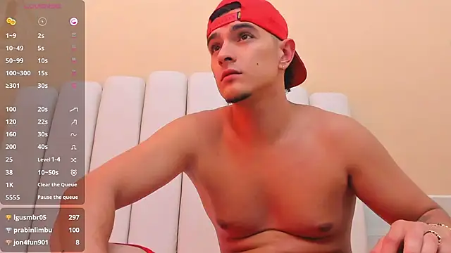 DAVID VICTORIAA online show from 02.01.25