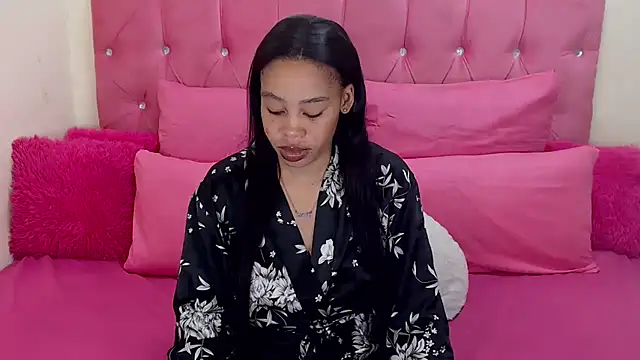 Snapshot of naughtiest_baddy chatting on 09.29.25 naughtiest baddy online show from 09.29.25