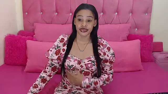 Snapshot of naughtiest_baddy chatting on 10.05.25 naughtiest baddy online show from 10.05.25