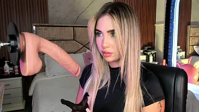 EmiilyHendriixx online show from 09.20.25