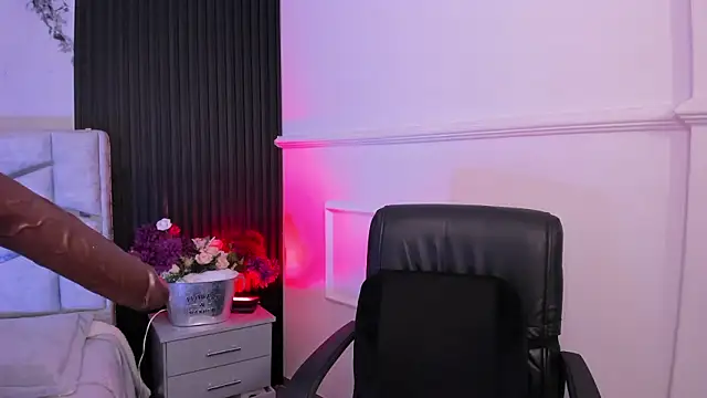 daniiphoeniixx online show from 02.04.26