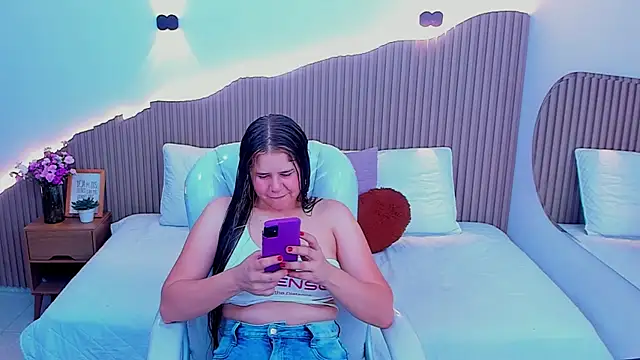 Annie kurt  online show from 10.02.25