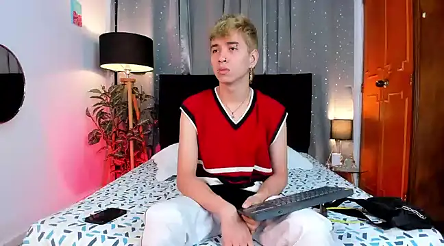 Snapshot of Brian-Ausslos chatting on 01.14.25 Brian-Ausslos online show from 01.14.25