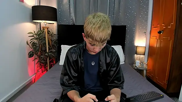 Snapshot of Brian-Ausslos chatting on 01.26.25 Brian-Ausslos online show from 01.26.25