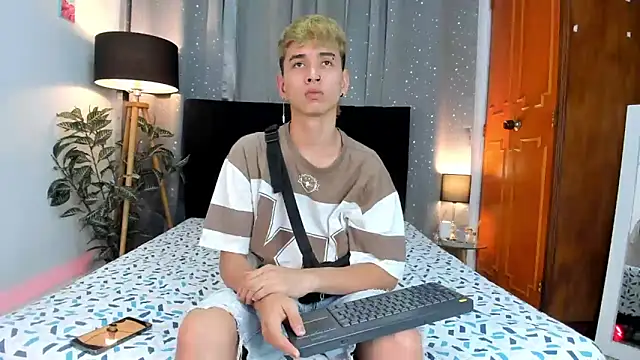 Snapshot of Brian-Ausslos chatting on 01.31.25 Brian-Ausslos online show from 01.31.25