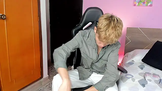 Snapshot of Brian-Ausslos chatting on 02.02.25 Brian-Ausslos online show from 02.02.25