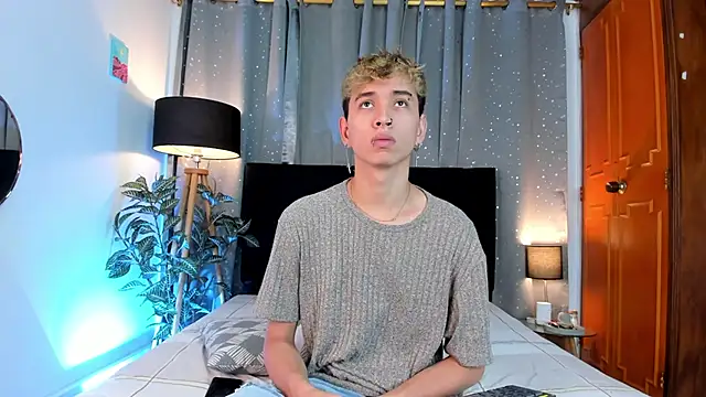 Snapshot of Brian-Ausslos chatting on 02.11.25 Brian-Ausslos online show from 02.11.25