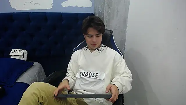 Snapshot of CollinStone chatting on 02.20.25 CollinStone online show from 02.20.25