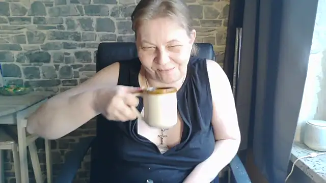 Sweet Phoenix online show from 02.02.26