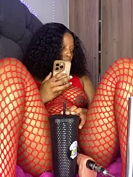 Snapshot of Thando04 chatting on 10.06.25 Thando04 online show from 10.06.25