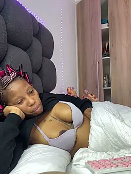 Snapshot of Thando04 chatting on 11.16.25 Thando04 online show from 11.16.25