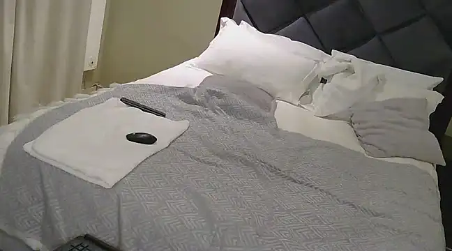 BigBootyKandy15 online show from 01.05.25