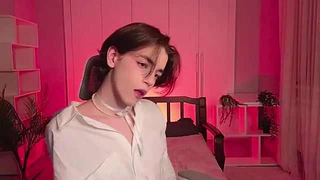 b0y fantasy online show from 02.02.25