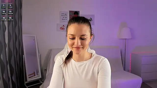 Snapshot of MiaVixxen chatting on 01.14.25 MiaVixxen online show from 01.14.25