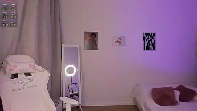 Snapshot of MiaVixxen chatting on 02.01.25 MiaVixxen online show from 02.01.25